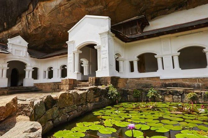 Dambulla Cave Temple & Kandalama Region (Golden Temple & Hot Air Ballooning)